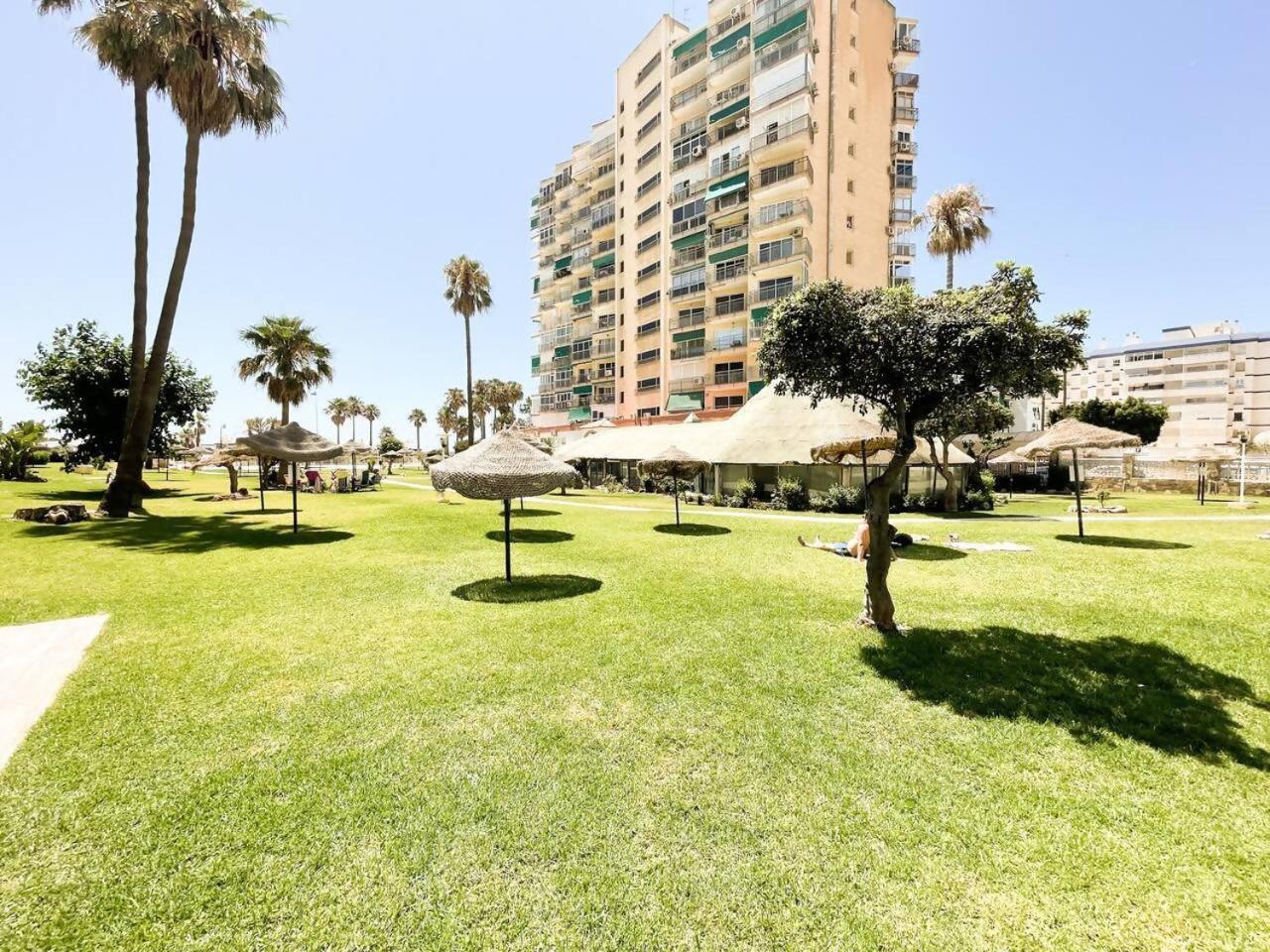 Vistas Al Mar A 1 Min De Playa Con Parkig Gratis Apartment Беналмадена Екстериор снимка